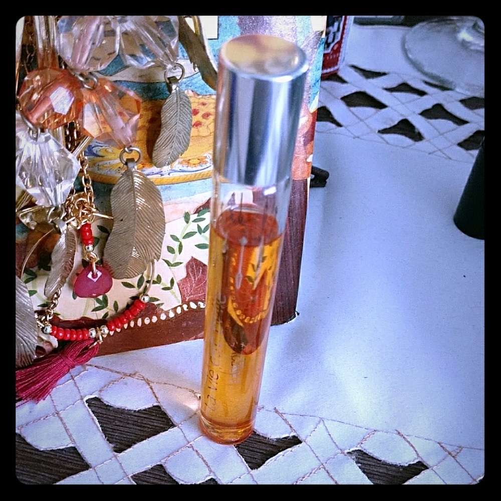 La Vie Est Belle rollerball parfum